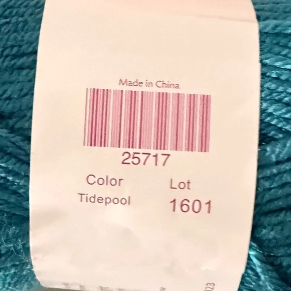 🧶 Brava Premium Worsted Weight Yarn – 8 Colors 🧶 - Picture 6 of 16